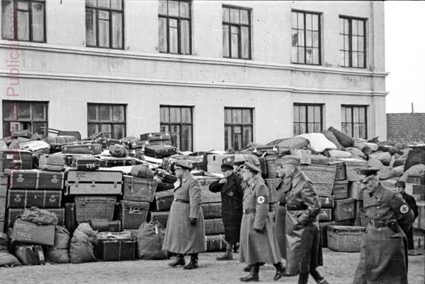 100_luggage
