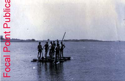 33-02_swimmers