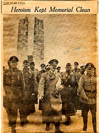 Hitler at VimyDenkmal