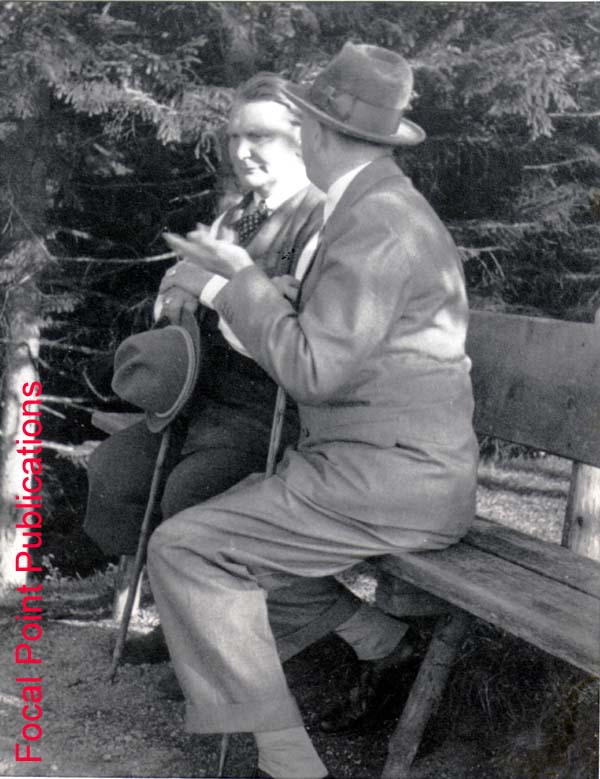 Hitler_walkingstick_4