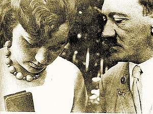 Mlechin_book 4 Hitler loved to make appearances with his niece Geli Raubal