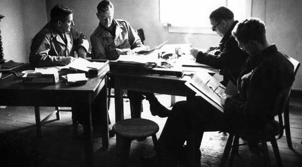 171010 16 Intelligence experts at Stadtilm