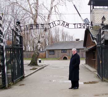 040307 23 farewell to Auschwitz.
