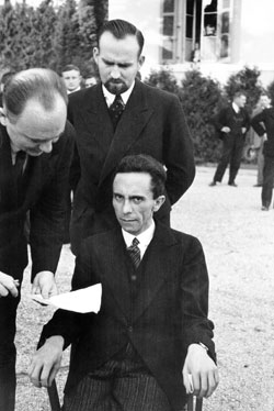 Goebbels Eisenstaedt 250