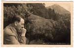 Hitler pensive Bgaden