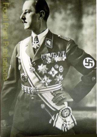 Index 33 0111_Esser_in_Uniform